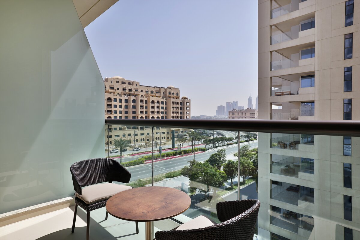 Hilton Dubai Palm Jumeirah, King Corner room