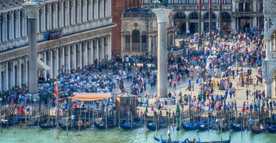 Venice to limit tourist group numbers